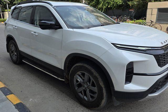 Tata Safari प्योर प्लस AT Second-hand 2025 Tata Safari प्योर प्लस AT for sale in New Delhi