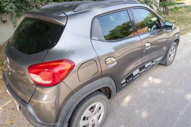 Renault KWID 1.0 RXL Second-hand 2017 Renault KWID 1.0 RXL for sale in Gandhinagar