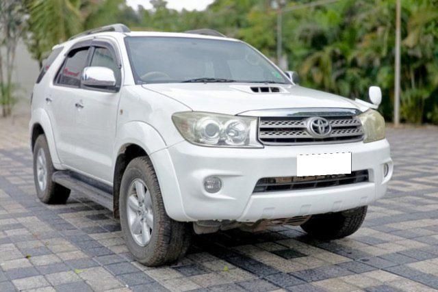 Toyota Fortuner 3.0 Diesel Second-hand 2010 Toyota Fortuner 3.0 Diesel for sale in Nashik