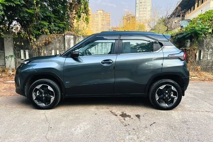 2025 Tata Punch EV Empowered प्लस एस रेनफोर्स्ड LR AC FC