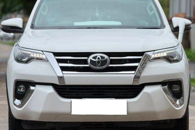 Toyota Fortuner 2.8 2WD AT बीएस4 Second-hand 2019 Toyota Fortuner 2.8 2WD AT बीएस4 for sale in Rajkot