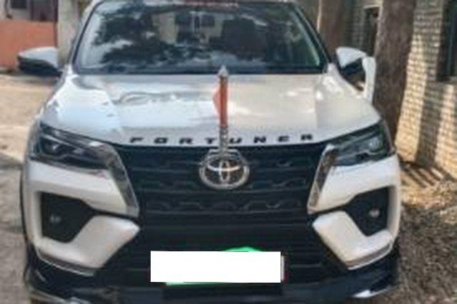 Second-hand 2025 Toyota Fortuner Leader Edition 4x2 Diesel AT 2023-2025 for sale in Yavatmal