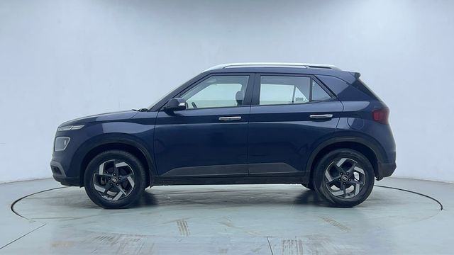 Second-hand 2019 Hyundai Venue SX Turbo Executive for sale in Thane