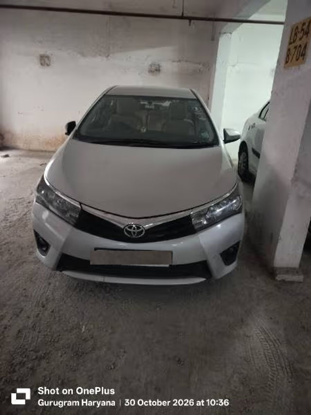 Second-hand 2015 Toyota Corolla Altis 1.8 J for sale in Ghaziabad