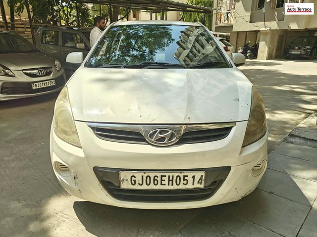 Hyundai i20 1.2 मैग्ना Second-hand 2011 Hyundai i20 1.2 मैग्ना for sale in Ahmedabad