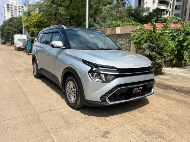 Kia Carens प्रेस्टीज Second-hand 2023 Kia Carens प्रेस्टीज for sale in Mumbai