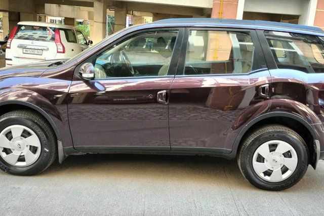 Second-hand 2016 Mahindra XUV500 W6 2WD for sale in Pune
