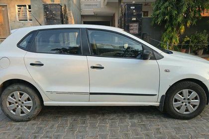 2012 Volkswagen Polo पेट्रोल Trendline 1.2L