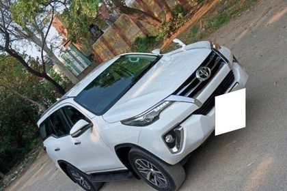 2017 Toyota Fortuner 2.8 4डब्ल्यूडी AT बीएस4