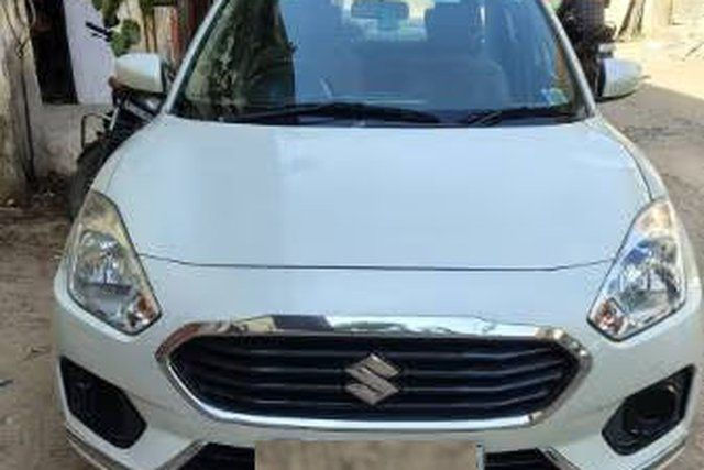 Maruti Suzuki Swift Dzire AMT VXI Second-hand 2018 Maruti Suzuki Swift Dzire AMT VXI for sale in Ahmedabad