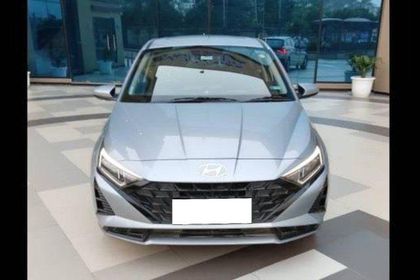 2025 Hyundai i20 एस्टा ऑप्शनल आईवीटी ड्युअल टोन