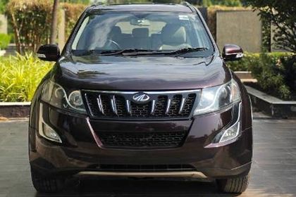 2017 Mahindra XUV500 आर W10 FWD