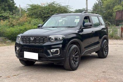 2023 Mahindra Scorpio N Z2 डीजल