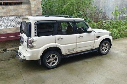2016 Mahindra Scorpio Intelli Hybrid S10