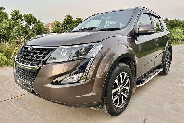 Mahindra XUV500 W9 AT BSIV Second-hand 2019 Mahindra XUV500 W9 AT BSIV for sale in Ahmedabad