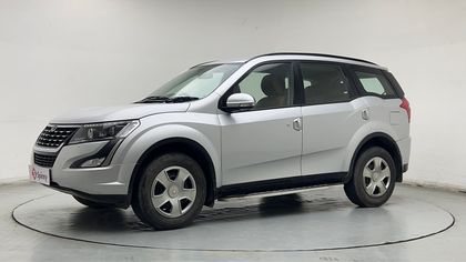 2019 Mahindra XUV500 W7