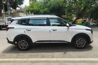 2022 Kia Carens लक्ज़री प्लस टर्बो 6 STR 2022-2023