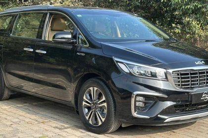 2021 Kia Carnival Limousine Plus