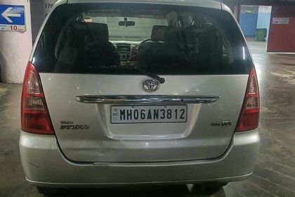 2007 Toyota Innova 2.5 वी डीजल 7-seater
