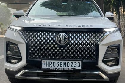 2023 MG Hector Sharp Pro 7Str