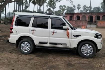 2024 Mahindra Scorpio एस रेनफोर्स्ड