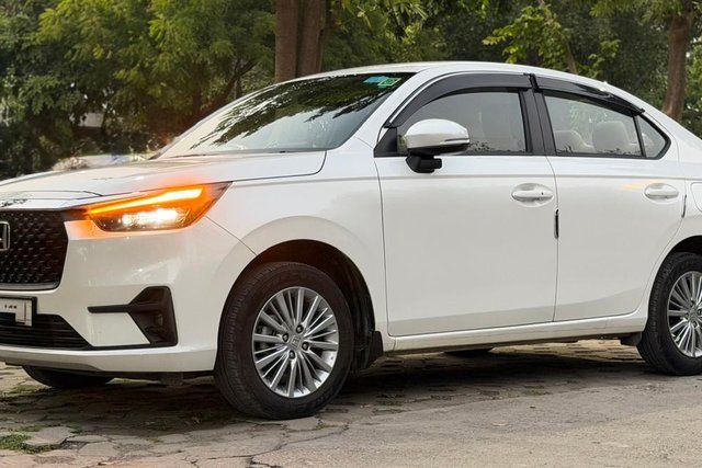 Honda Amaze VX CVT Second-hand 2025 Honda Amaze VX CVT for sale in New Delhi