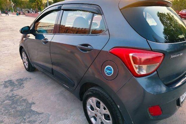 Second-hand 2014 Hyundai Grand i10 CRDi Magna for sale in Ramganj Mandi