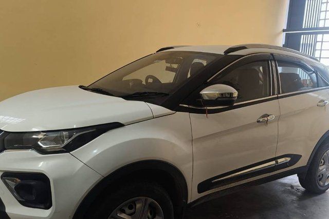 Tata Nexon XE Second-hand 2023 Tata Nexon XE for sale in Noida