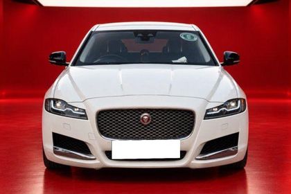 2017 Jaguar XF 2.0 डीजल Portfolio
