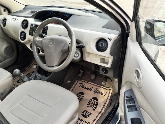 Second-hand 2014 Toyota Etios Liva Petrol TRD Sportivo for sale in New Delhi-8