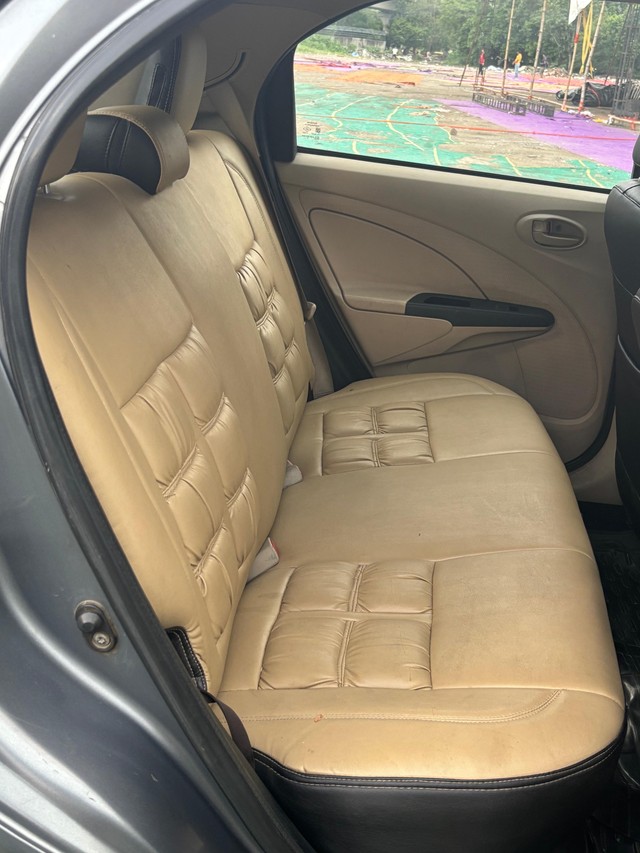 Second-hand 2016 Toyota Etios Liva G for sale in New Delhi-16