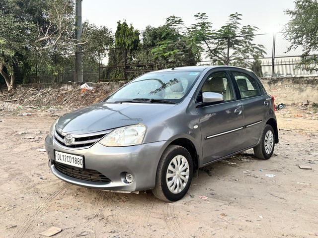 Second-hand 2014 Toyota Etios Liva Petrol TRD Sportivo for sale in New Delhi-7