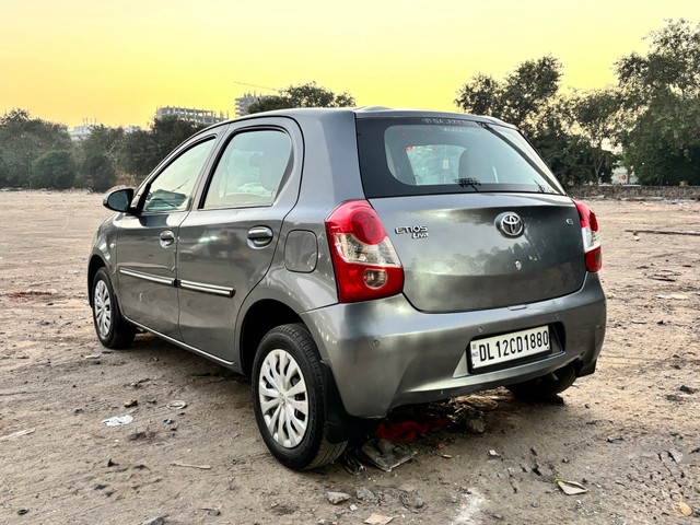 Second-hand 2014 Toyota Etios Liva Petrol TRD Sportivo for sale in New Delhi-4