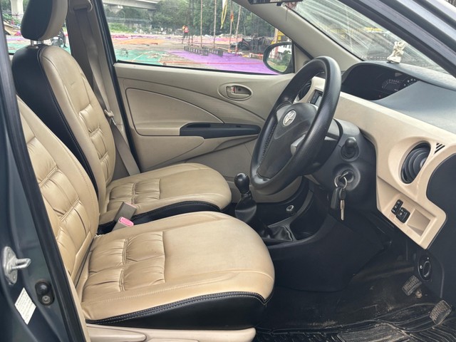 Second-hand 2016 Toyota Etios Liva G for sale in New Delhi-12