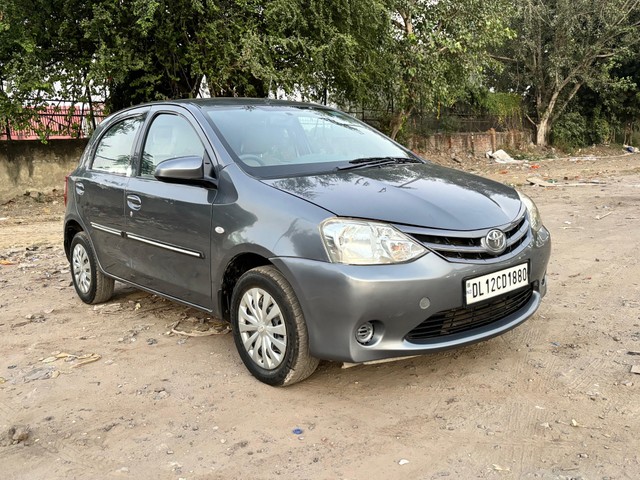 Second-hand 2014 Toyota Etios Liva Petrol TRD Sportivo for sale in New Delhi-6