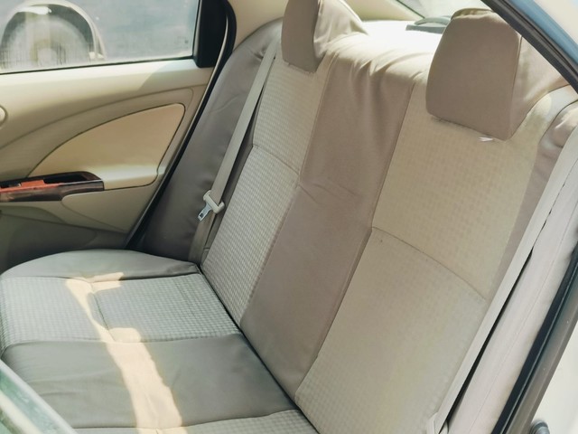 Toyota Etios V Second-hand 2013 Toyota Etios V for sale in Mumbai-11