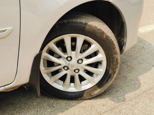 Toyota Etios V Second-hand 2013 Toyota Etios V for sale in Mumbai-8