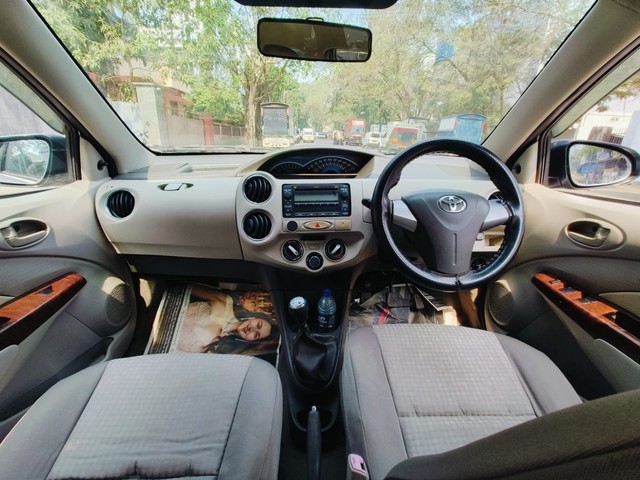 Toyota Etios V Second-hand 2013 Toyota Etios V for sale in Mumbai-14