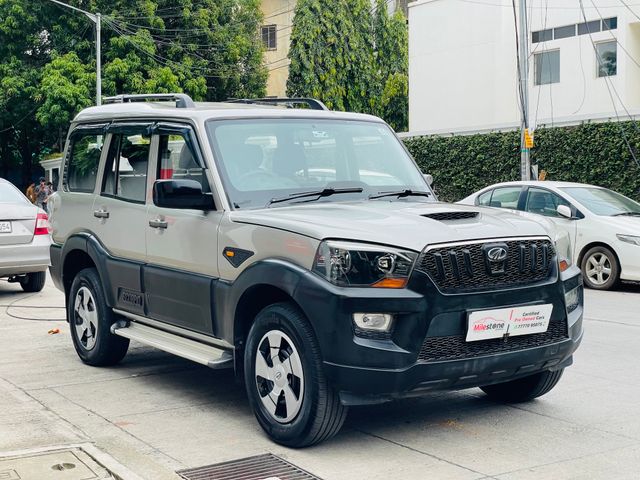 Mahindra Scorpio S4 9 Seater Second-hand 2015 Mahindra Scorpio S4 9 Seater for sale in Mumbai