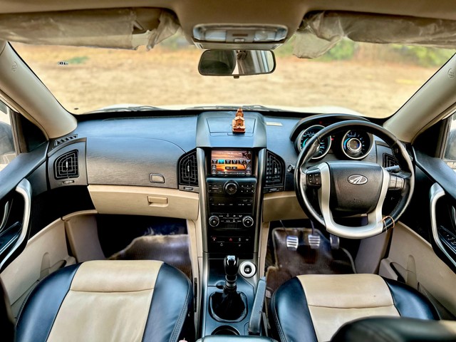 Second-hand 2015 Mahindra XUV500 W10 2WD for sale in Surat-8