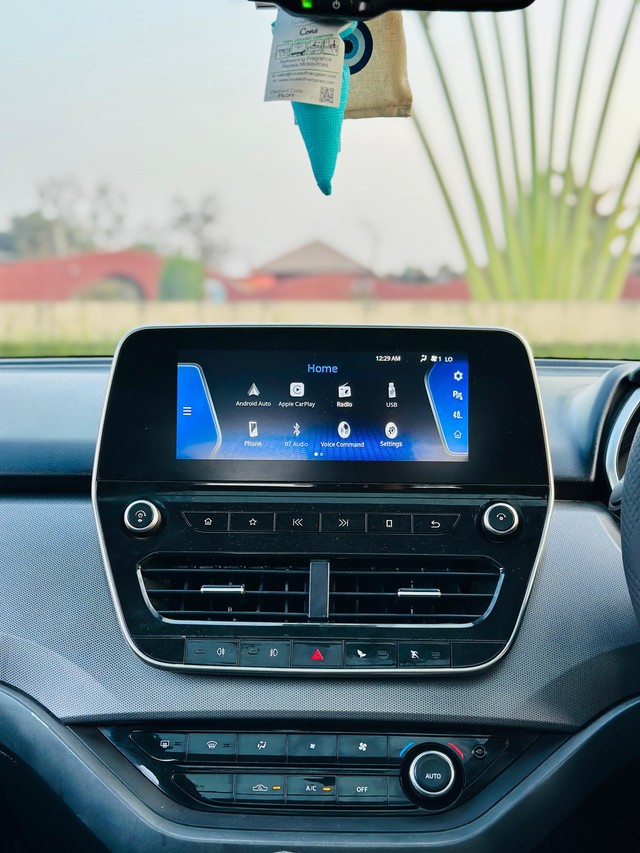 Second-hand 2021 Tata Harrier XZA Plus AT BSVI for sale in Surat-12