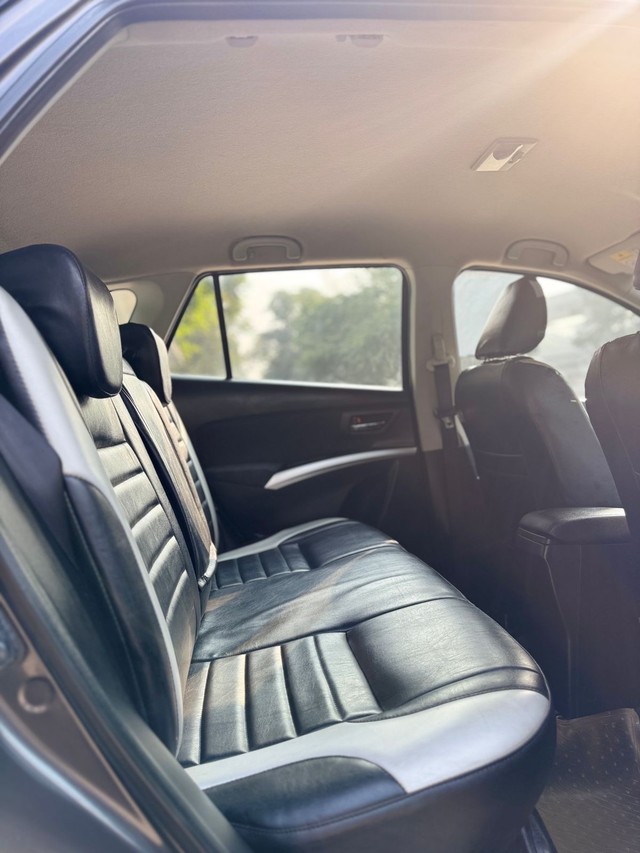 Second-hand 2018 Maruti S Cross Zeta DDiS 200 SH for sale in Surat-6