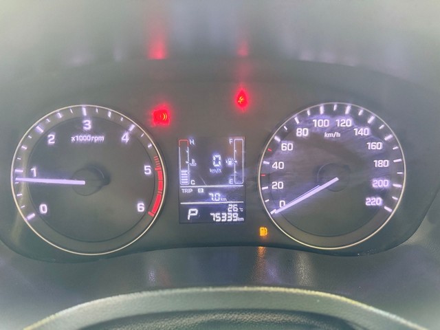 Second-hand 2015 Hyundai Creta 1.6 CRDi SX Plus for sale in Surat-10