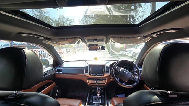 Second-hand 2020 Mahindra Alturas G4 4X4 AT for sale in Lucknow-9