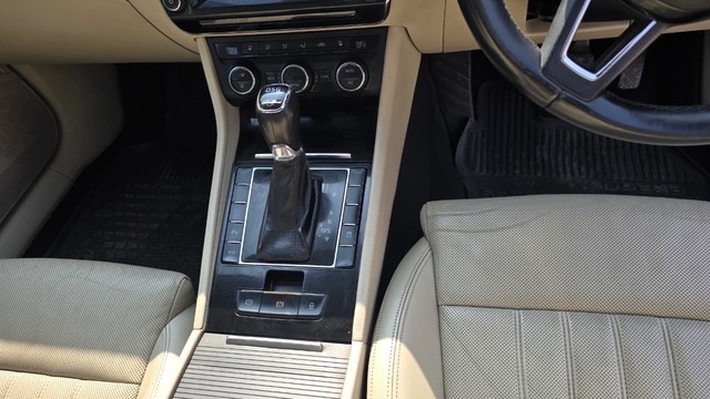 Second-hand 2017 Skoda Superb LK 2.0 TDI AT for sale in Lucknow-9