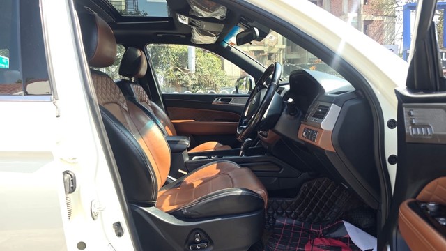 Second-hand 2020 Mahindra Alturas G4 4X4 AT for sale in Lucknow-10