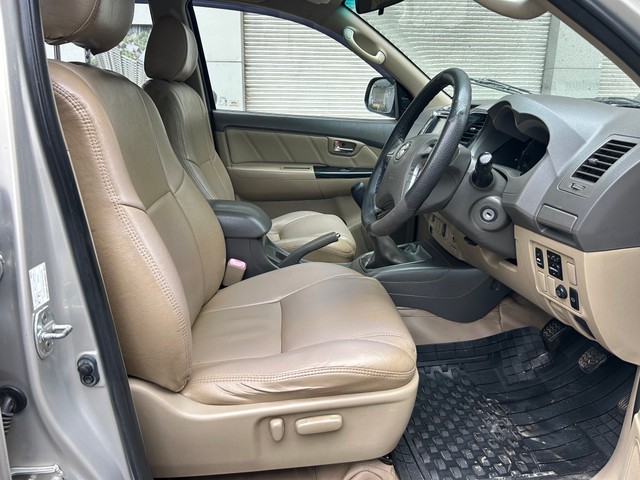 Second-hand 2012 Toyota Fortuner 4x2 Manual for sale in Pune-11