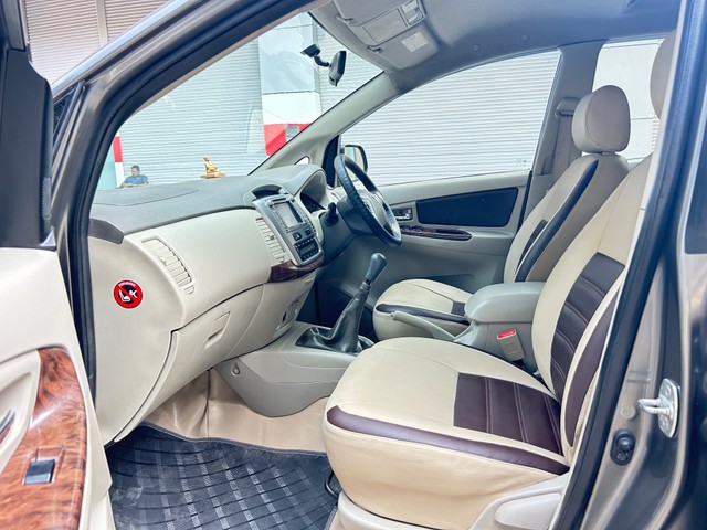 Second-hand 2014 Toyota Innova 2.5 VX (Diesel) 8 Seater BS IV for sale in Pune-11