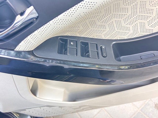 Second-hand 2023 Tata Nexon XZA Plus LUX Diesel AMT for sale in Pune-22