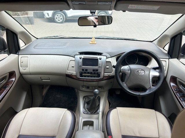 Second-hand 2014 Toyota Innova 2.5 VX (Diesel) 8 Seater BS IV for sale in Pune-10